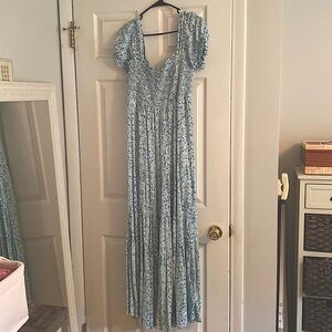 Lulu Ready To Bloom floral print smocked maxi dress, worn once for pictures